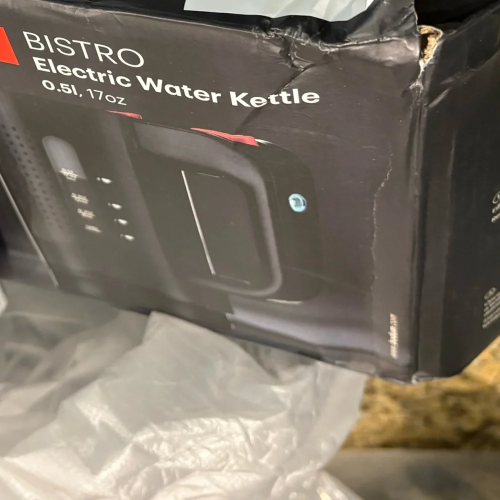 BODUM NEW bistro electric water kettle -black -17oz